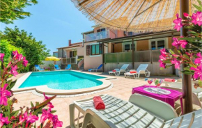 Cozy Home In Pula With Jacuzzi